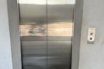 Flat Pandan Cahaya At Taman Cahaya Near LRT Cahaya