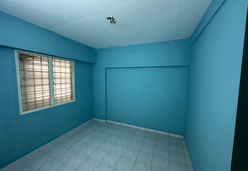 Flat Pandan Cahaya At Taman Cahaya Near LRT Cahaya