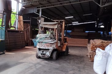 Detached factory at Menglembu, kawasan perindustrian bandar baru for sale