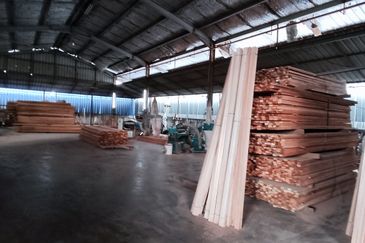 Detached factory at Menglembu, kawasan perindustrian bandar baru for sale