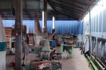 Detached factory at Menglembu, kawasan perindustrian bandar baru for sale