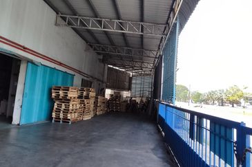 Pengkalan 1 industrial park (opposite the Bomba station