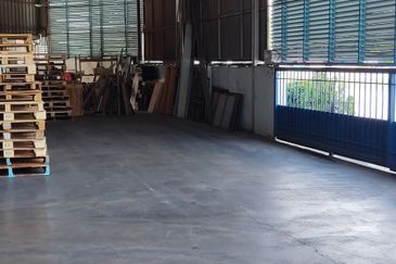 Pengkalan 1 industrial park (opposite the Bomba station