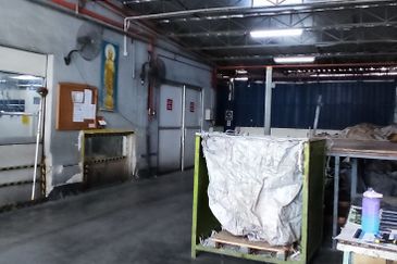 Pengkalan 1 industrial park (opposite the Bomba station