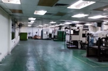 Pengkalan 1 industrial park (opposite the Bomba station