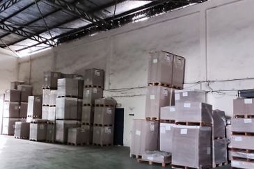 Pengkalan 1 industrial park (opposite the Bomba station