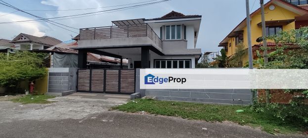 Double storey bungalow house at Taman Pasir Wang, Pengkalan Ipoh, guarded community , Perak, Lahat