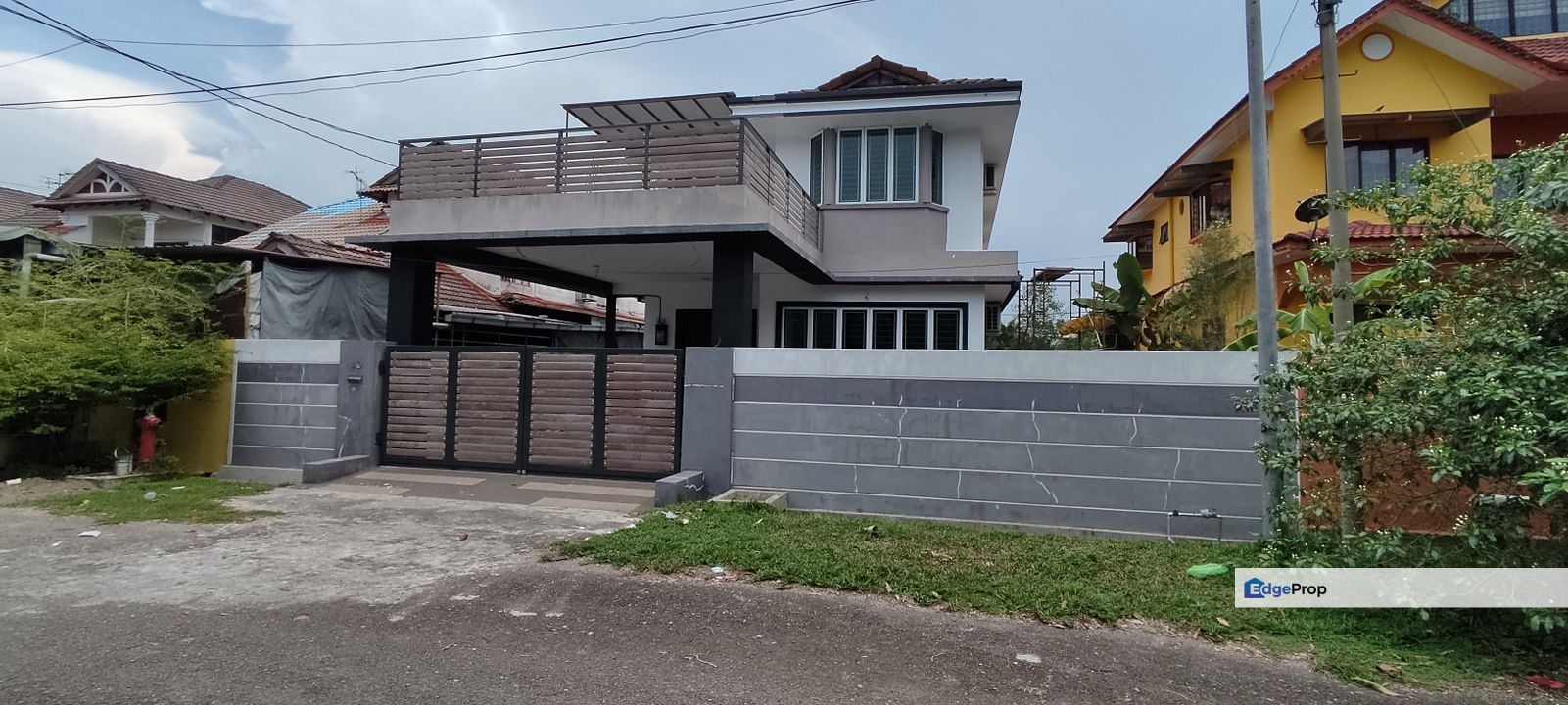 Double storey bungalow house at Taman Pasir Wang, Pengkalan Ipoh, guarded community , Perak, Lahat