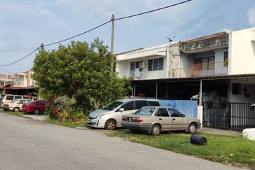 Double storey terrace house, Taman Badri Shah, Lahat