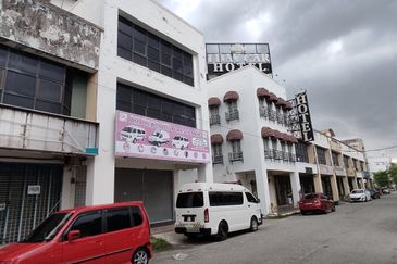 Jalan Pasir Puteh, Station 18