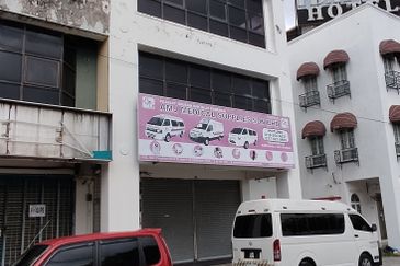 Jalan Pasir Puteh, Station 18