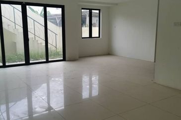 Semi detached house with basement at Ampang, Gunung Rapat areas, nice location for living your life 
