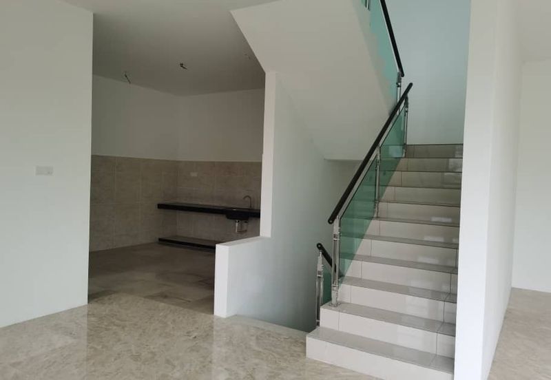 Semi detached house with basement at Ampang, Gunung Rapat areas, nice location for living your life 