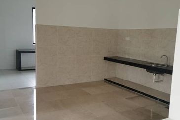 Semi detached house with basement at Ampang, Gunung Rapat areas, nice location for living your life 