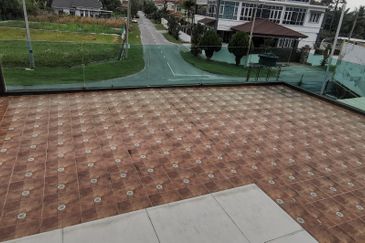 Semi detached house with basement at Ampang, Gunung Rapat areas, nice location for living your life 