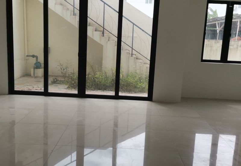 Semi detached house with basement at Ampang, Gunung Rapat areas, nice location for living your life 