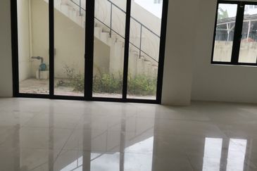 Semi detached house with basement at Ampang, Gunung Rapat areas, nice location for living your life 