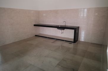 Semi detached house with basement at Ampang, Gunung Rapat areas, nice location for living your life 