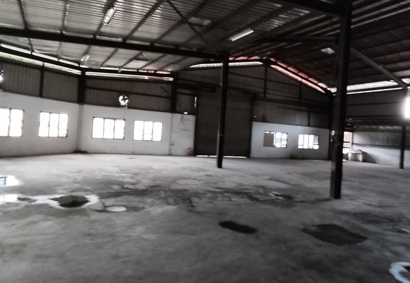 Industrial factory for sale (corner unit), land size12,000 sf with built-up about 8,000 sf, very good location, near Jalan Malim andto Aeon Big