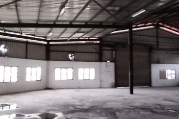 Industrial factory for sale (corner unit), land size12,000 sf with built-up about 8,000 sf, very good location, near Jalan Malim andto Aeon Big