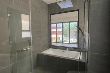 The Grand Thompson Residence