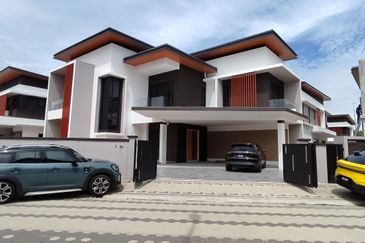 The Grand Thompson Residence