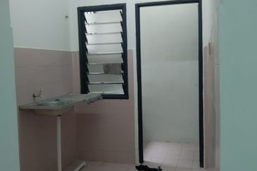 SL 11, Bandar Sungai Long