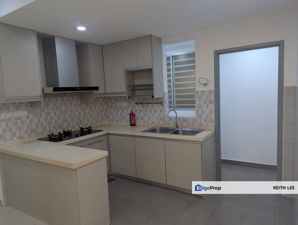 Park @ One South Serviced Residence Renovated Corner Unit For Sale, Selangor, Seri Kembangan