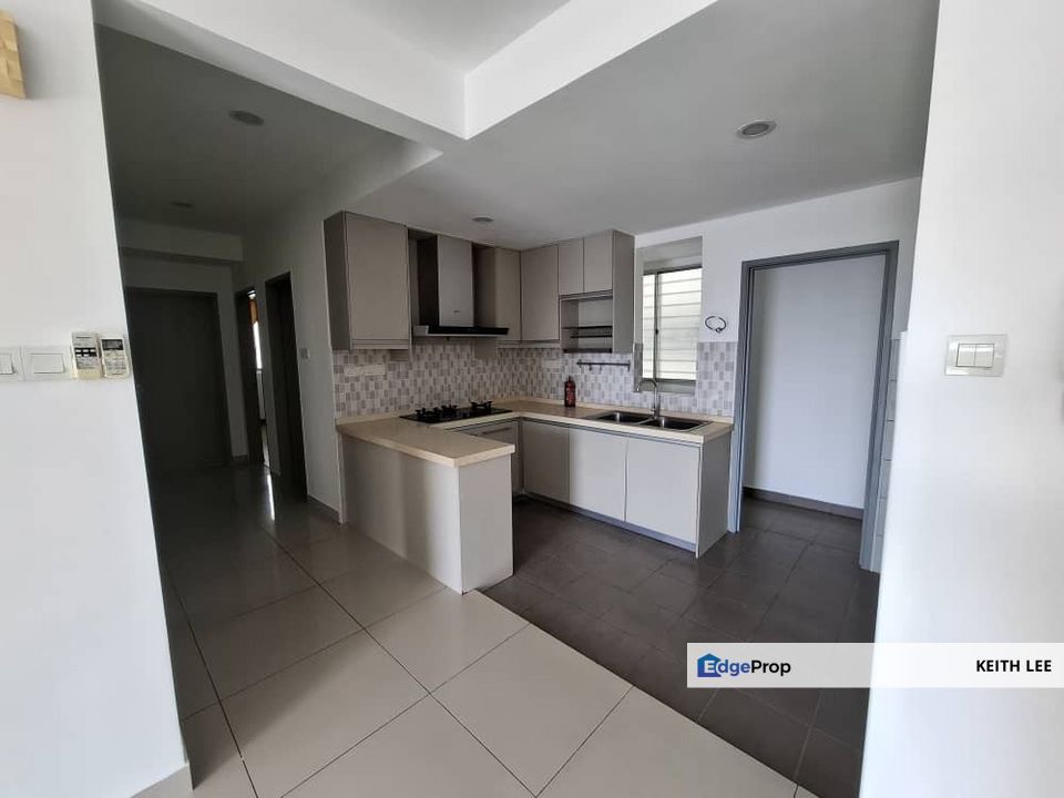 Park @ One South Serviced Residence Renovated Corner Unit For Sale, Selangor, Seri Kembangan