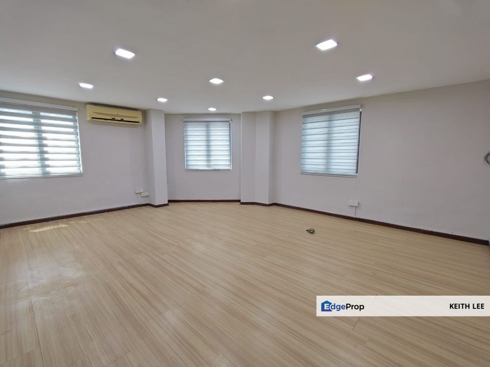 De Palma Office Corner Dataran Palma Ampang Point with lift Aircond Partial Furnished , Selangor, Ampang