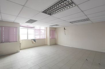 3 Storey Shoplot Office Jalan Tanming Permai For Rent With Basement Level Tanming Jaya Balakong 