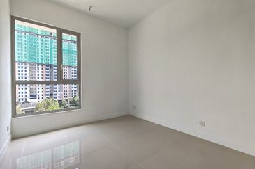 Lakefront Condominium | Emerald Hills @ Alam Damai