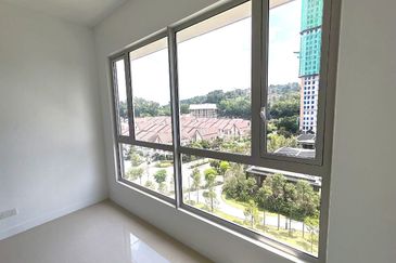 Lakefront Condominium | Emerald Hills @ Alam Damai