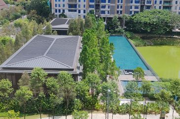 Lakefront Condominium | Emerald Hills @ Alam Damai