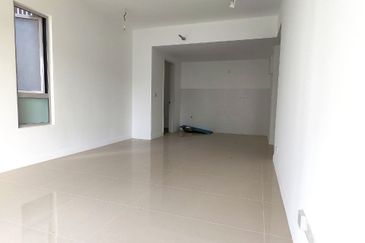 Lakefront Condominium | Emerald Hills @ Alam Damai