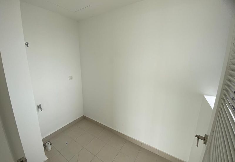 Lakefront Condominium | Emerald Hills @ Alam Damai