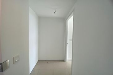 Lakefront Condominium | Emerald Hills @ Alam Damai