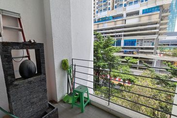 Centrio SoHo @ Pantai Hillpark