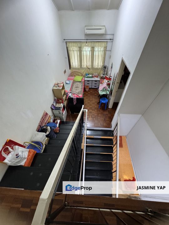 2.5 Storey Landed House WELL KEPT FULLY EXTENDED in Ampang Selangor, Selangor, Ampang