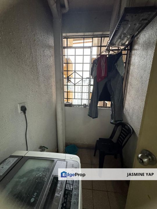 Corner Lot Big Size Unit in Palm Spring Condo Kota Damansara Petaling Jaya , Selangor, Sunway Damansara