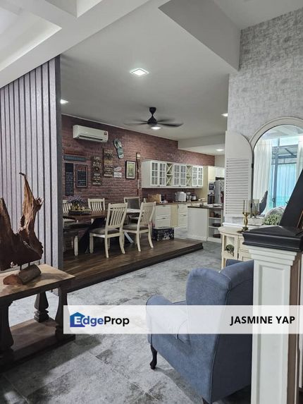 3 Storey Pool Villa Landed House with European Retro Style Renovated, Selangor, Puchong