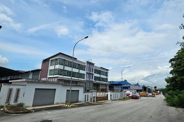 2.5 Storey Semi D Crest Hill Industrial Park 2 Semenyih
