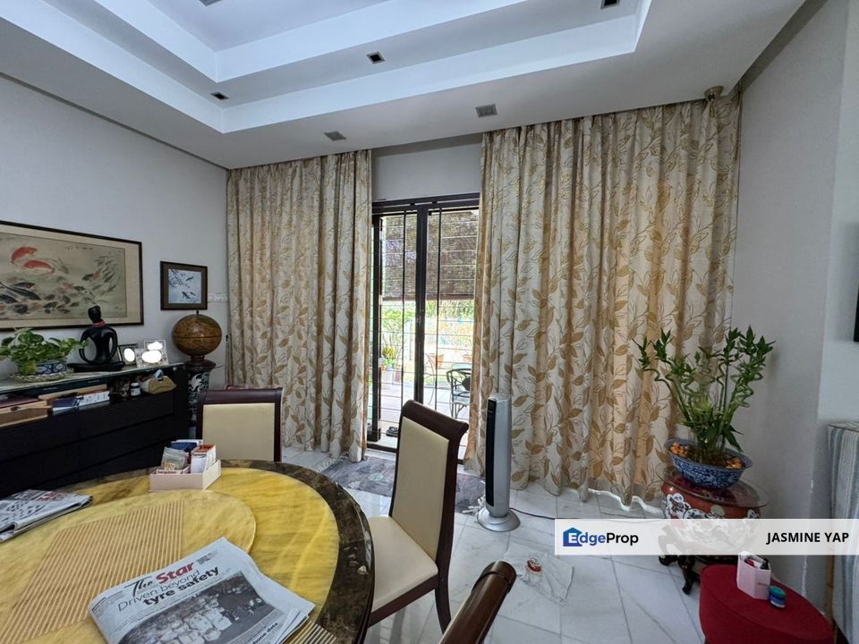 2 Storey FREEHOLD Bungalow in Kajang FULLY RENOVATED , Selangor, Kajang