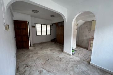 Flat Pandan Jaya Blok L13