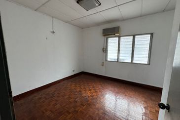 Flat Pandan Jaya Blok L13