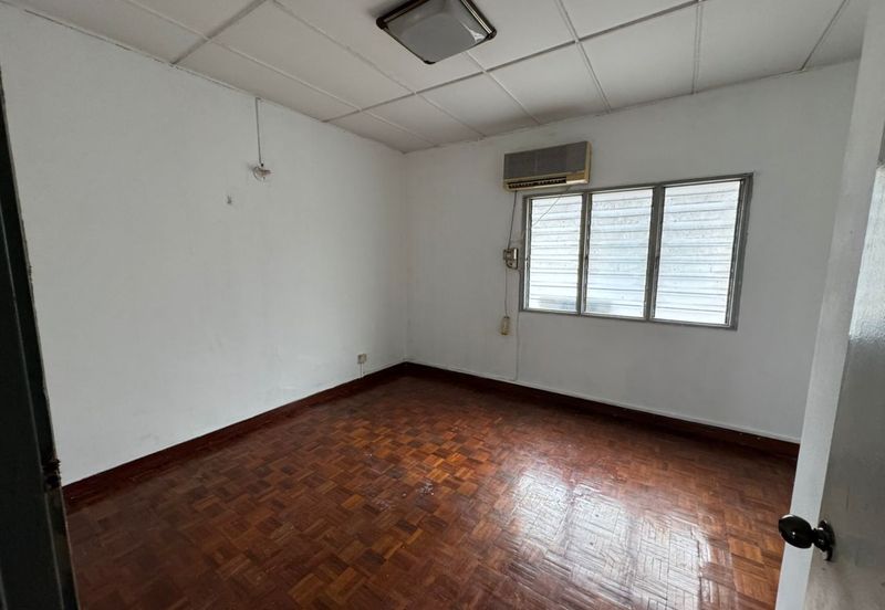 Flat Pandan Jaya Blok L13