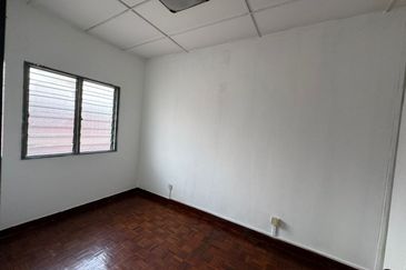 Flat Pandan Jaya Blok L13