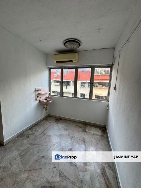 FLat Pandan Jaya in C3 Block next to Business Center Pandan Jaya , Selangor, Pandan Jaya