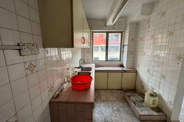 Flat Pandan Jaya Blok L13