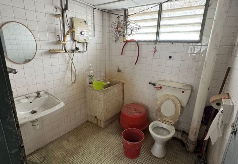 Flat Pandan Jaya Blok L13